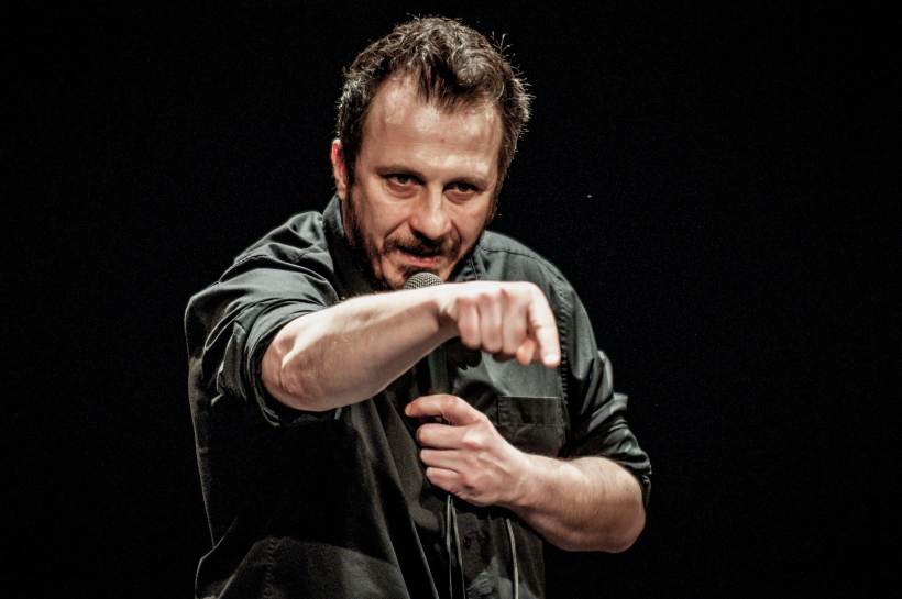 Cosa fare giovedì 9 luglio: all’Arena Milano Est arriva la stand up comedy con Giorgio Montanini