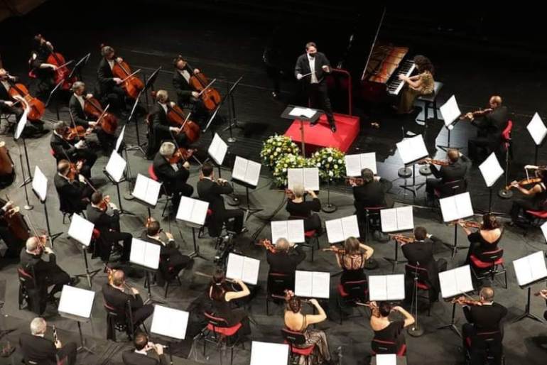 Michele Mariotti dirige l’Orchestra del Teatro alla Scala nel Concerto di Natale