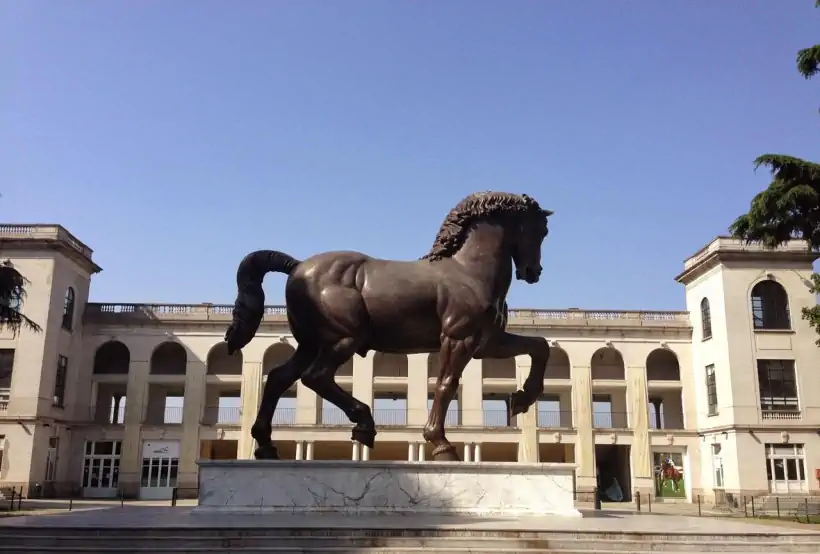 Cavallo di Leonardo presso Ippodromo di San Siro a Milano