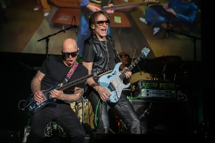 Steve Vai e Joe Satriani in concerto a Milano per il Comfort Festival 2025